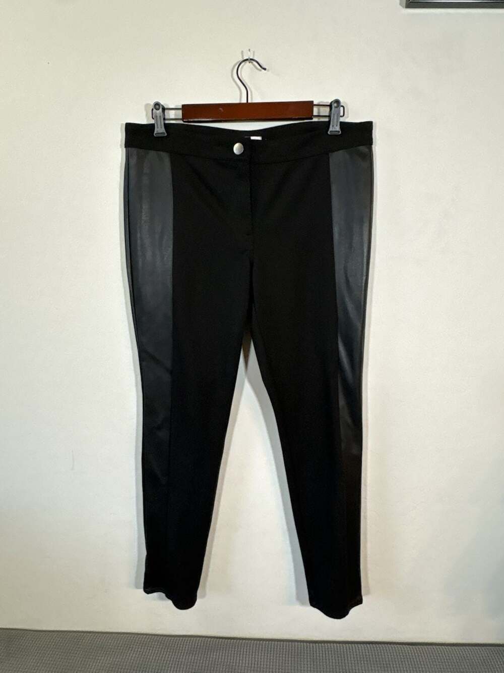 White House Black Market Faux Leather Side Panel Legging Pants Size 12